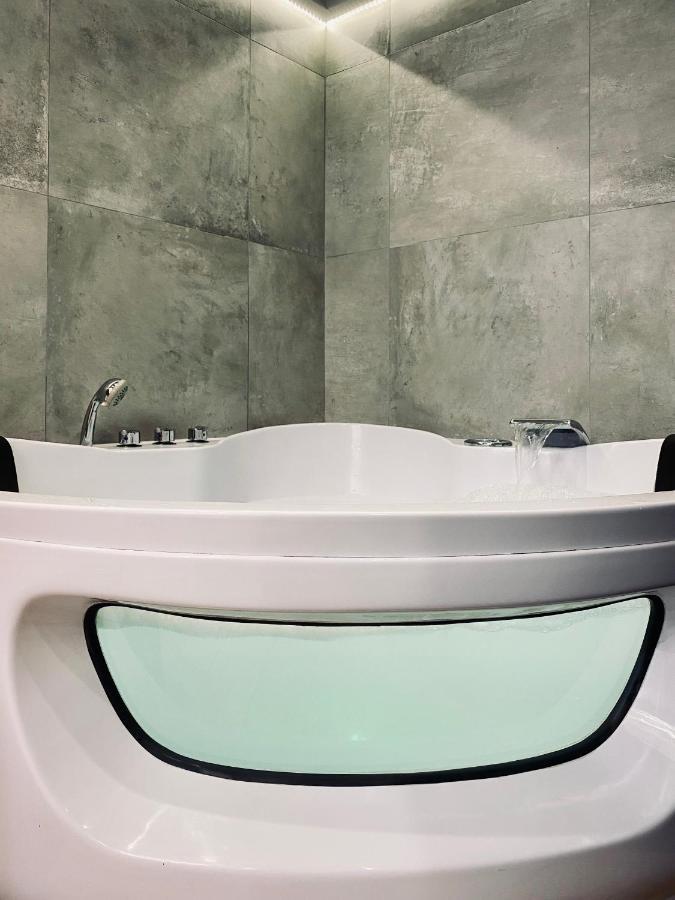 Apartment Premium Jacuzzi For Couples, Old Town Krakau Buitenkant foto