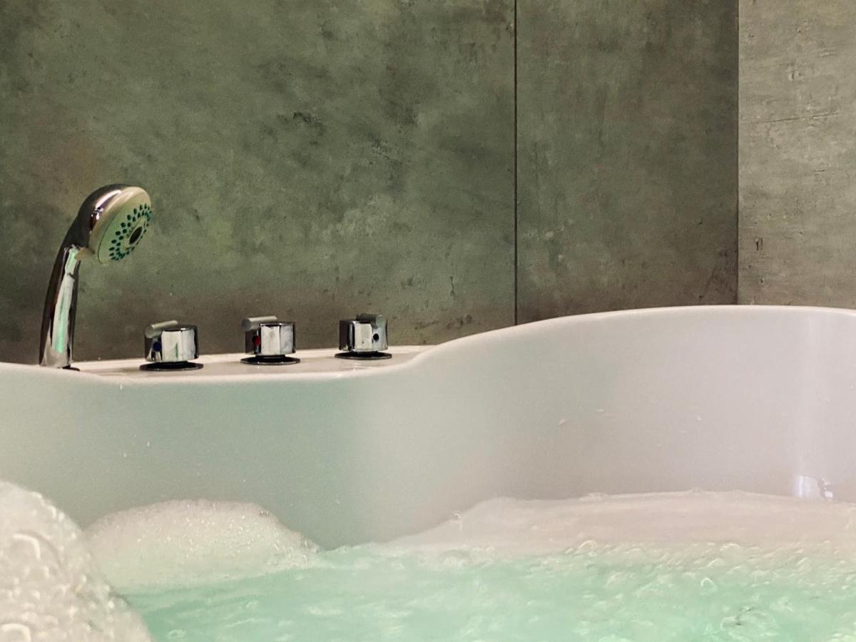 Apartment Premium Jacuzzi For Couples, Old Town Krakau Buitenkant foto