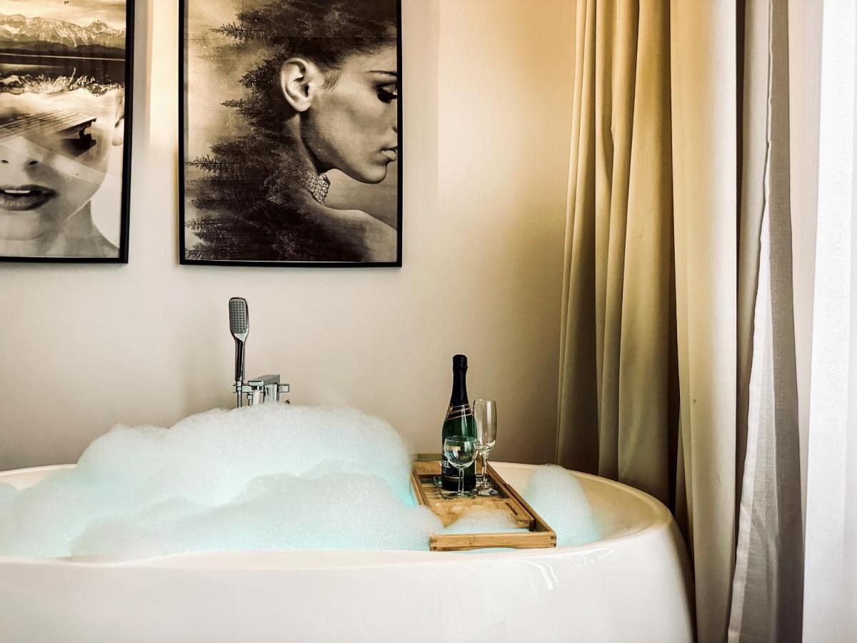 Apartment Premium Jacuzzi For Couples, Old Town Krakau Buitenkant foto