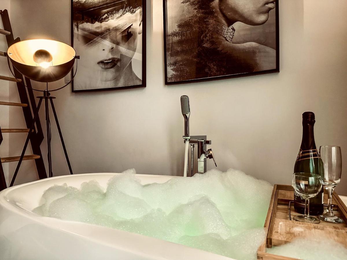 Apartment Premium Jacuzzi For Couples, Old Town Krakau Buitenkant foto