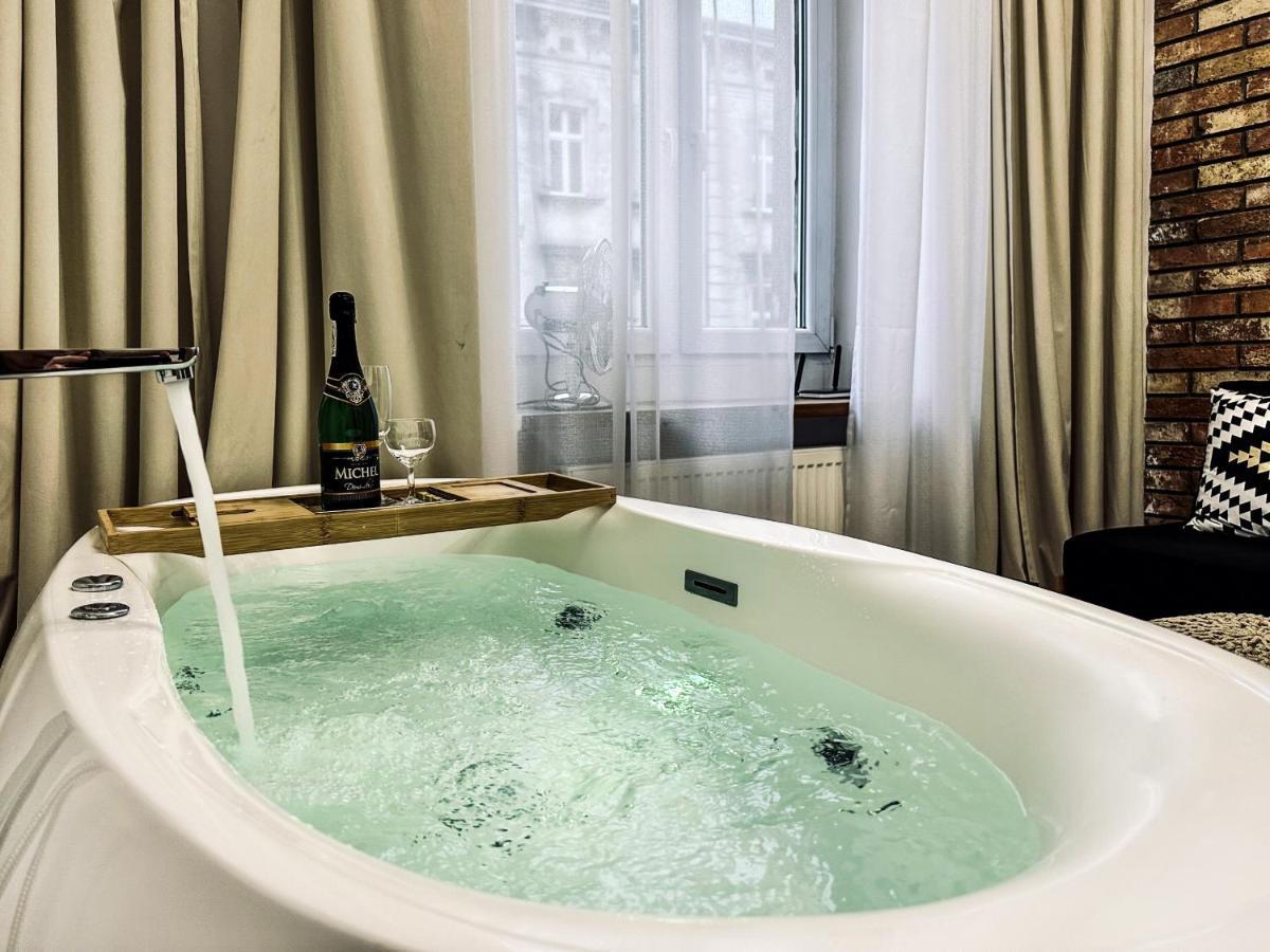 Apartment Premium Jacuzzi For Couples, Old Town Krakau Buitenkant foto